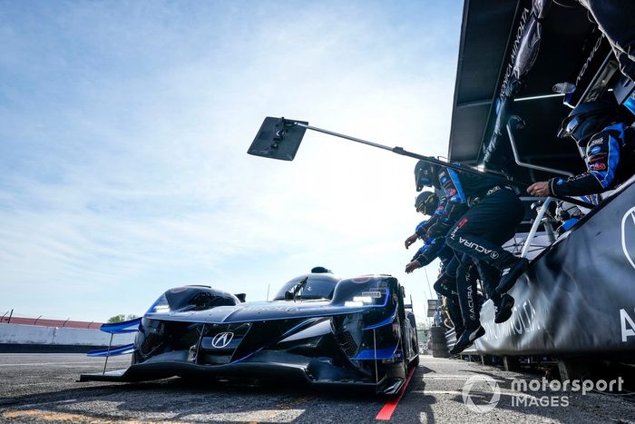 #10 Wayne Taylor Racing Acura ARX-05 Acura DPi: Ricky Taylor, Filipe Albuquerque
