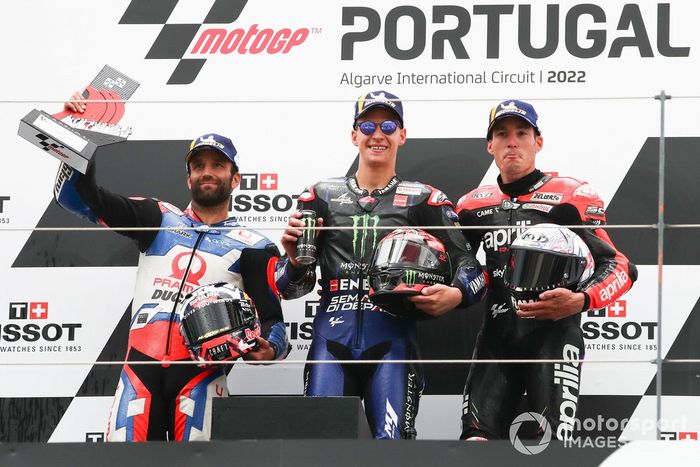 Podio: ganador Fabio Quartararo, Yamaha Factory Racing, tercer lugar Aleix Espargaró, Aprilia Racing Team, segundo lugar Johann Zarco, Pramac Racing