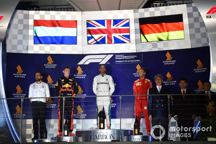 Podio: segundo lugar Max Verstappen, Red Bull Racing, ganador de la carrera Lewis Hamilton, Mercedes AMG F1