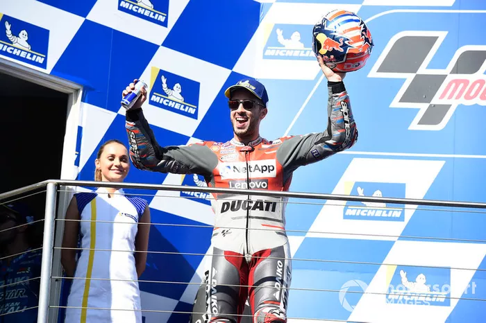 Podio: tercer clasificado Andrea Dovizioso, Ducati Team