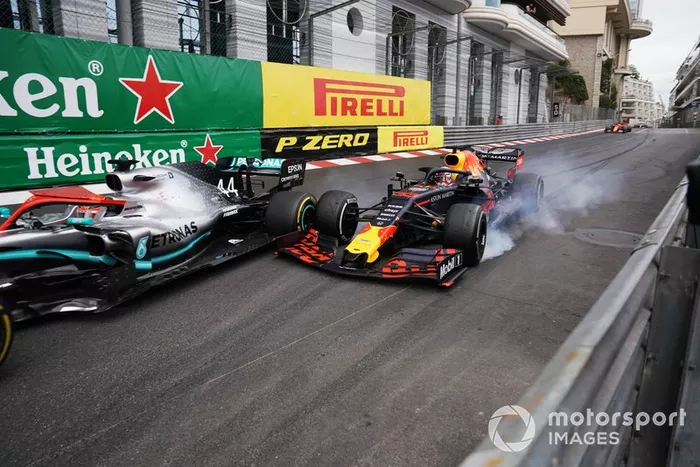 El toque entre Max Verstappen y Lewis Hamilton
