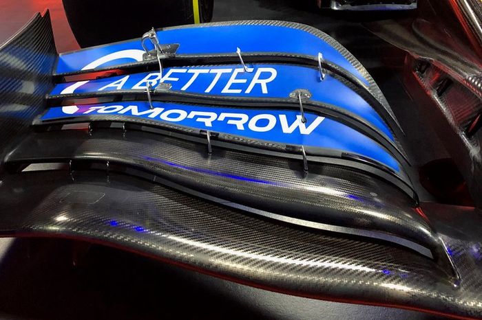 McLaren MCL35 detalle del alerón delantero