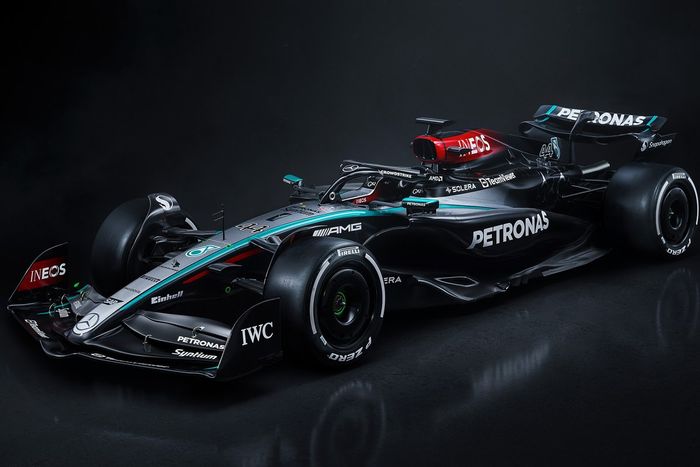 Lewis Hamilton, Mercedes W15