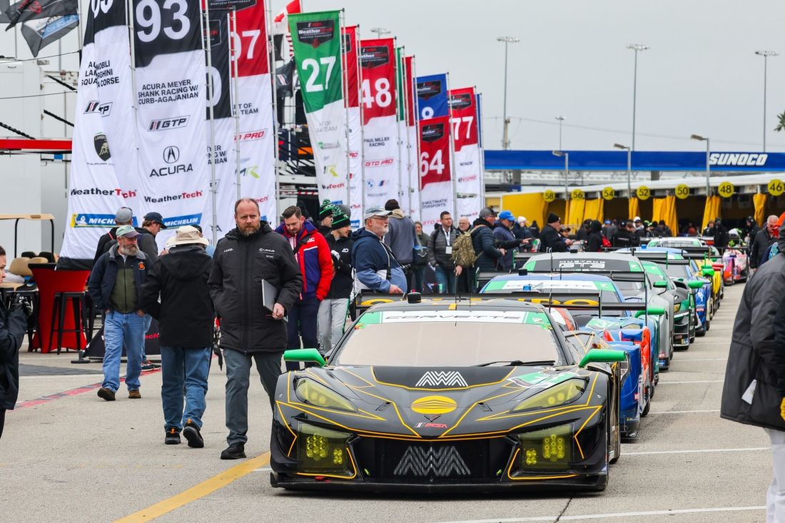 #13 AWA Corvette Z06 GT3.R: Orey Fidani, Matthew Bell, Lars Kern, Marvin Kirchhöfer