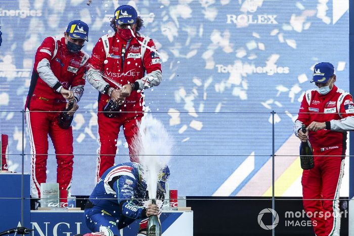 Podio: #54 AF Corse Ferrari 488 GTE EVO: Thomas Flohr, Francesco Castellacci, Giancarlo Fisichella 