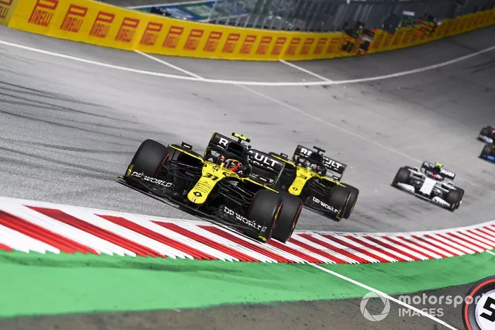 Esteban Ocon, Renault F1 Team R.S.20 y Daniel Ricciardo, Renault F1 Team R.S.20 