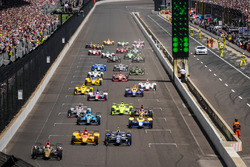 Start: James Hinchcliffe, Schmidt Peterson Motorsports Honda, führt
