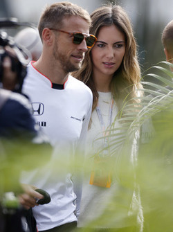 Jenson Button, McLaren, mit Freundin Brittny Ward