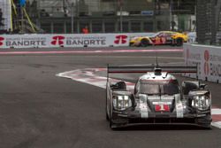 #1 Porsche Team Porsche 919 Hybrid: Timo Bernhard, Mark Webber, Brendon Hartley
