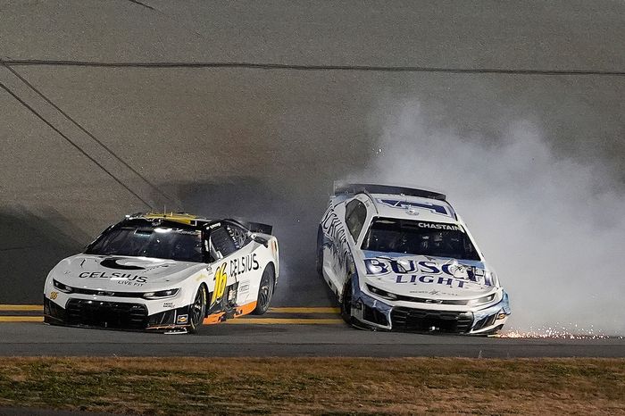 AJ Allmendinger, Kaulig Racing Chevrolet, Ross Chastain, Trackhouse Racing Chevrolet