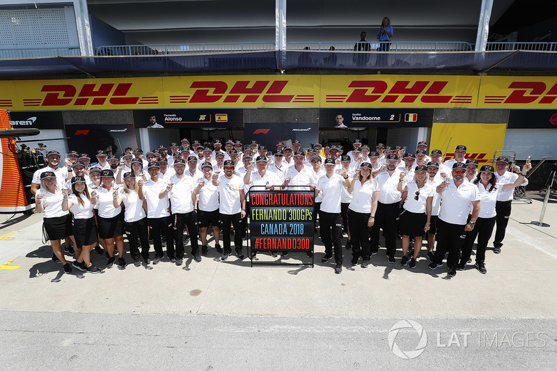 Фернандо Алонсо з командою McLaren