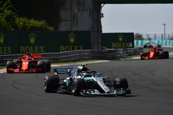 Valtteri Bottas, Mercedes-AMG F1 W09 leads Sebastian Vettel, Ferrari SF71H