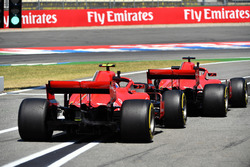 Kimi Raikkonen, Ferrari SF71H ve Sebastian Vettel, Ferrari SF71H