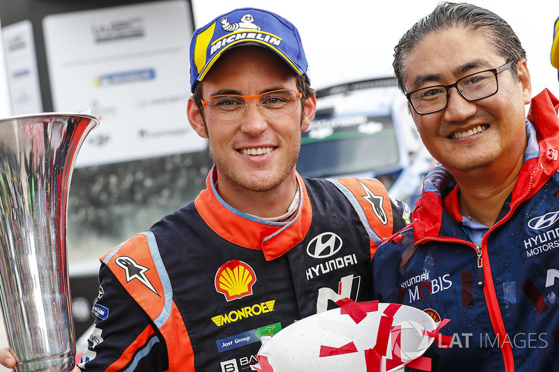 Le vainqueur Thierry Neuville, Hyundai Motorsport