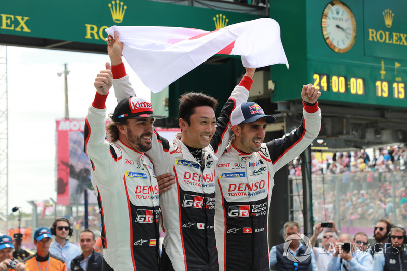 Kazanan #8 Toyota Gazoo Racing Toyota TS050: Sébastien Buemi, Kazuki Nakajima, Fernando Alonso