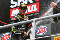 Podio: il vincitore della gara Jonathan Rea, Kawasaki Racing