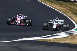 Sergio Perez, Force India VJM11 et Lance Stroll, Williams FW41