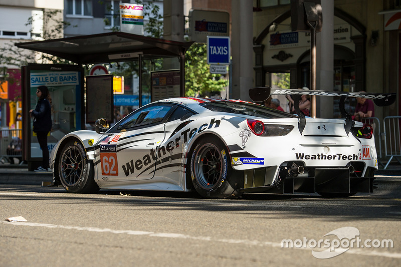 №62 Scuderia Corsa Ferrari 488 GTE: Купер МакНил, Билл Суидлер, Таунсенд Белл