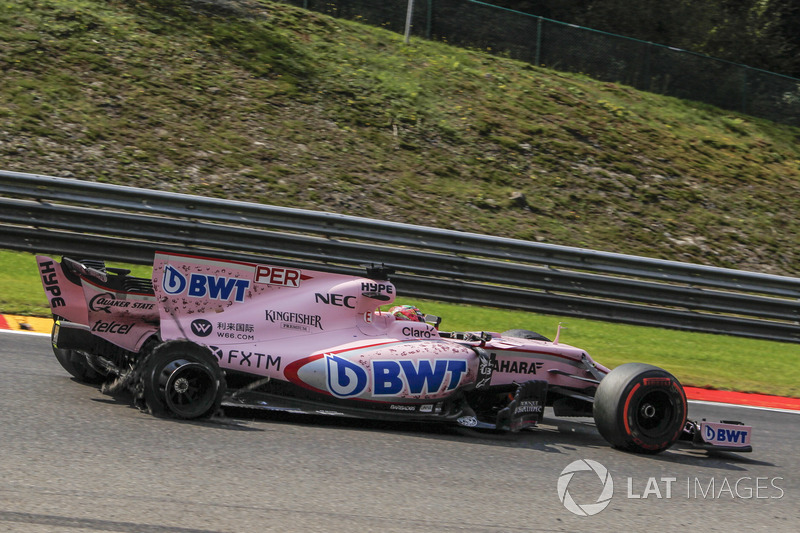 Sergio Perez, Sahara Force India VJM10, kerusakan akibat kempis ban belakang