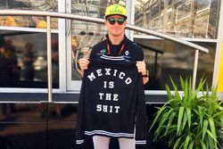 Nico Hulkenberg, Renault Sport F1 Team con una chaqueta sobre México