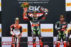 Podium : le vainqueur Jonathan Rea, Kawasaki Racing, le deuxième, Marco Melandri, Ducati Team, le troisième, Tom Sykes, Kawasaki Racing