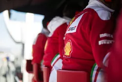 Le muret des stands Ferrari