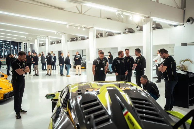 La consegna della Huracan di Mirko Bortolotti al Museo Lamborghini