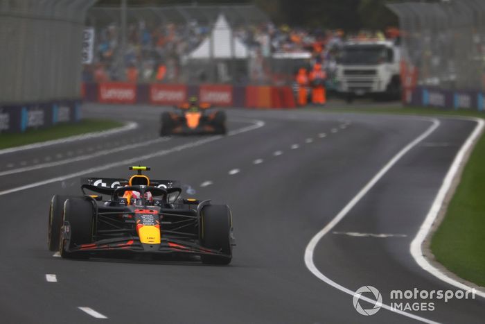 Lando Norris, McLaren, Liam Lawson, Red Bull Racing