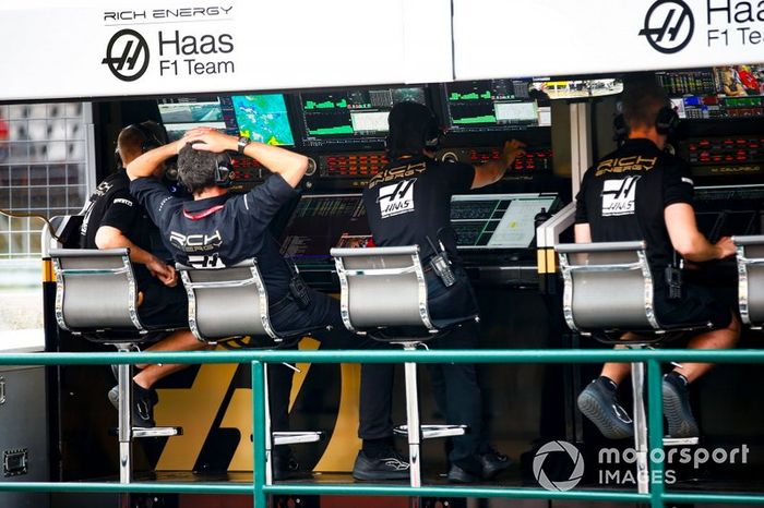 “El coche se está recalentando, rodamos la hostia de lentos y a nadie más le pasa nada, ¡venga hombre!”