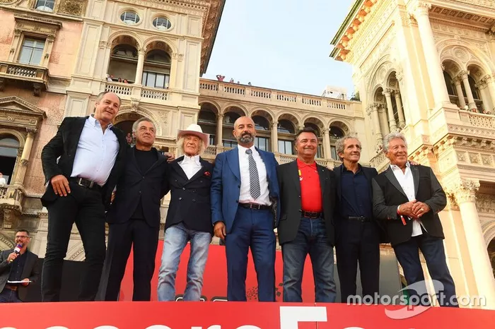 Gerhard Berger, Jean Alesi, Arturo Merzario, Ivan Capelli, René Arnoux, Alain Prost e Mario Andretti.