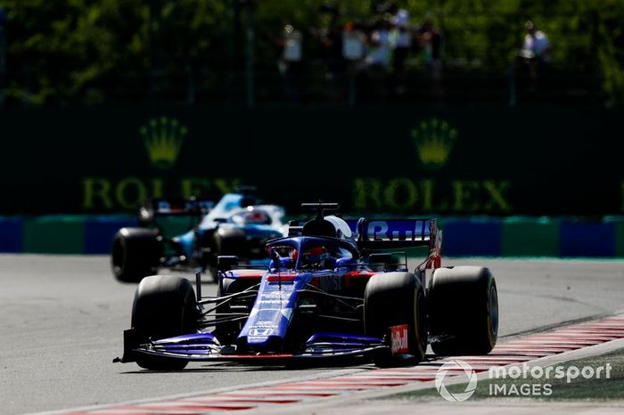 Daniil Kvyat, Toro Rosso STR14, George Russell, Williams Racing FW42