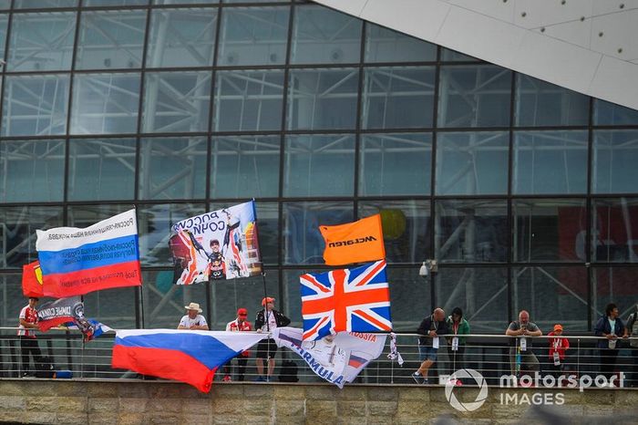 McLaren y Daniil Kyat, Toro Rosso, fans
