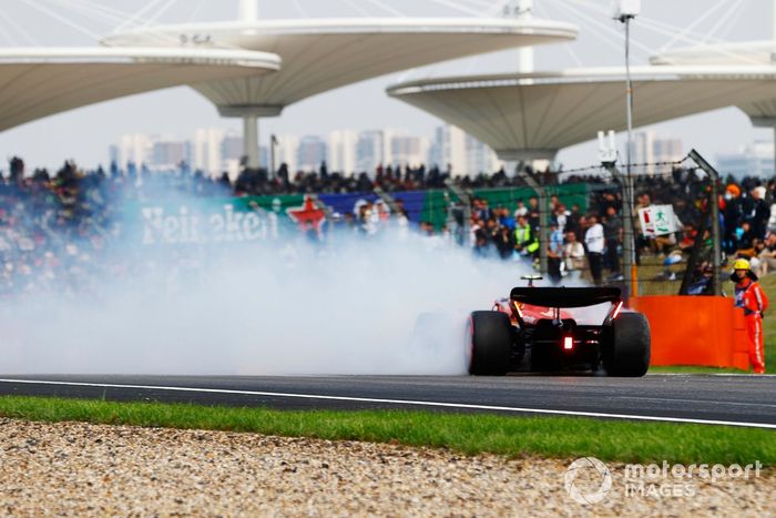 Carlos Sainz, Ferrari SF-24, hace un trompo