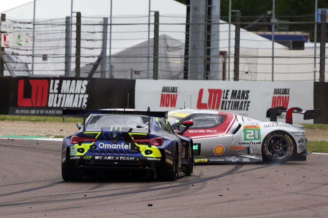 #46 Team WRT BMW M4 LMGT3: Ahmad Al Harthy, Valentino Rossi, Kelvin Van Der Linde, #21 Vista AF Corse Ferrari 296 LMGT3: Francois Heriau, Simon Mann, Alessio Rovera