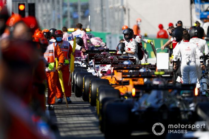 Los monoplazas en pits