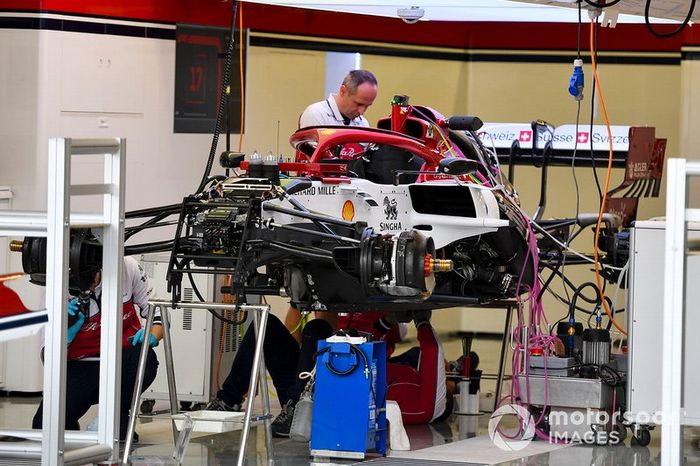 Suspensión delantera del Alfa Romeo Racing C38 
