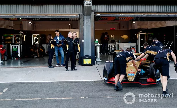Jean-Eric Vergne, DS TECHEETAH, DS E-Tense FE20 is pushed back into the garage