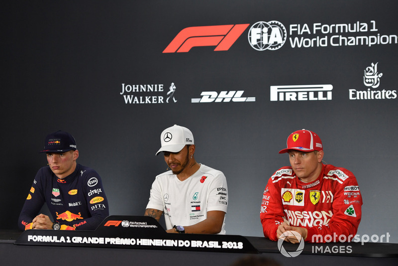 (L to R): Max Verstappen, Red Bull Racing, Lewis Hamilton, Mercedes AMG F1 and Kimi Raikkonen, Ferrari in the press conference [