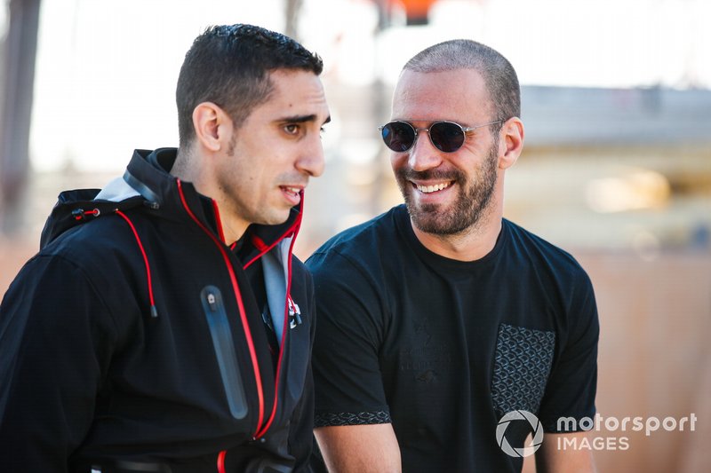 Sébastien Buemi, Nissan e.Dams discute avec Jean-Eric Vergne, DS TECHEETAH 