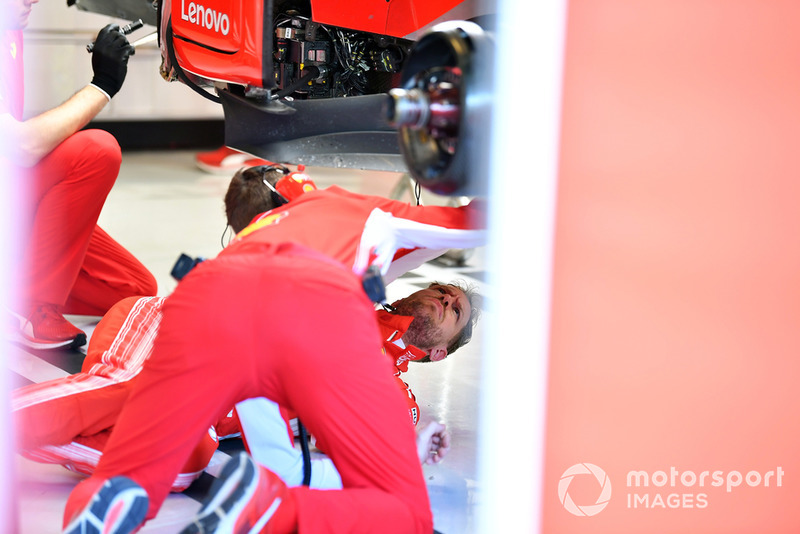 Себастьян Феттель, Ferrari, у боксах, Ferrari SF71H