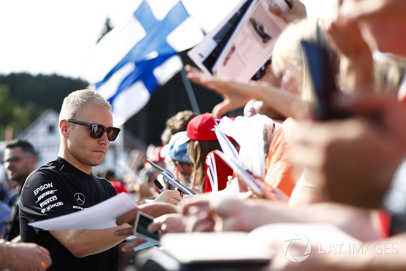 Valtteri Bottas, Mercedes AMG F1, signs autographs for fans