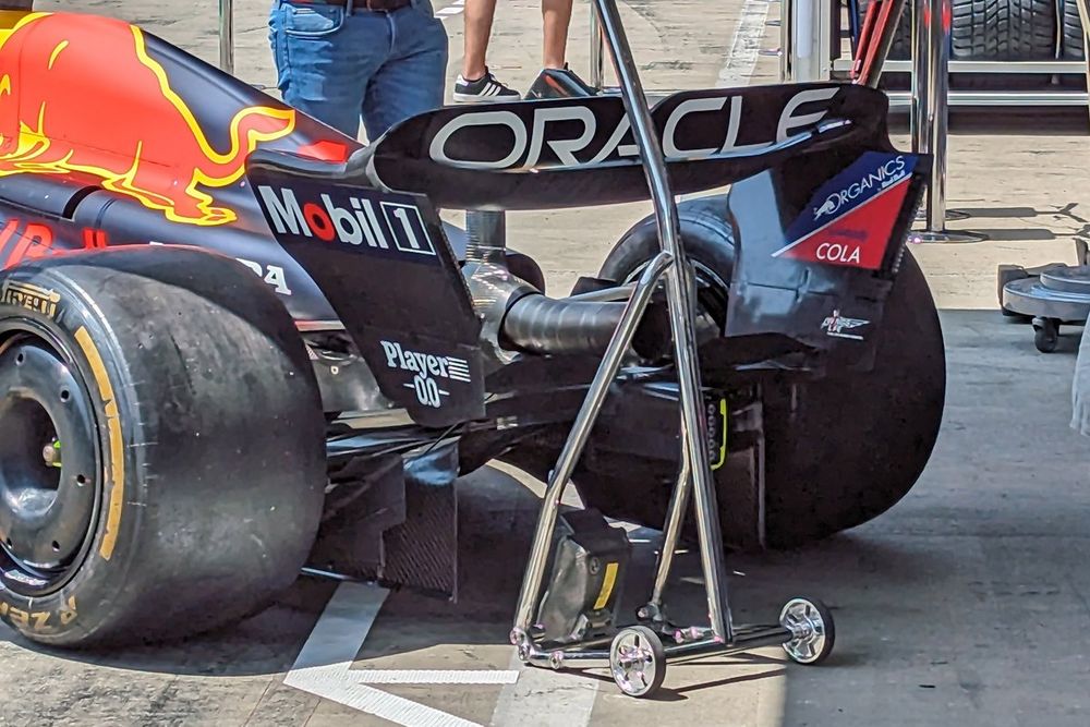 Red Bull Racing RB19 detalle del difusor y alerón trasero 