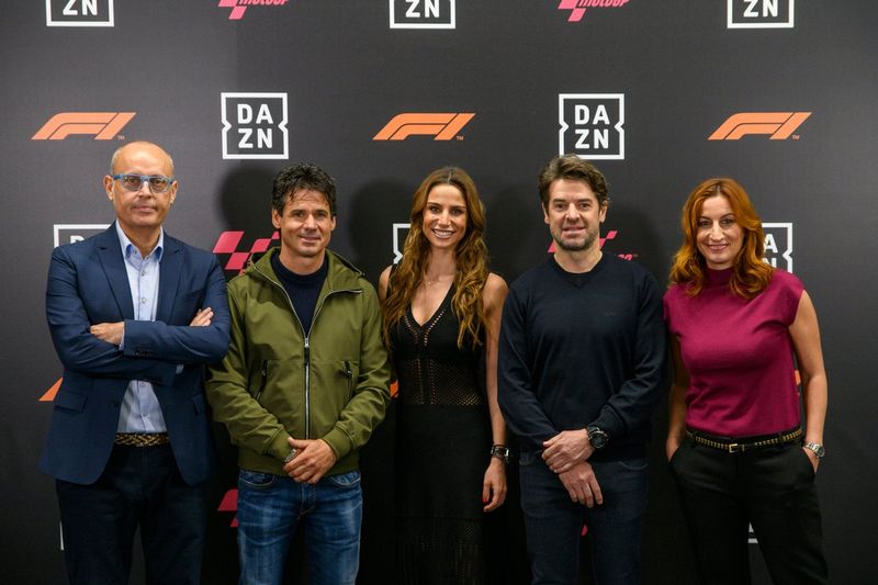 Ernest Riveras, Alex Crivillé, Lucía Villalón, Carlos Checa e Izaskun Ruiz, de DAZN MotoGP