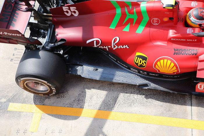 Detalle del piso del Ferrari SF21