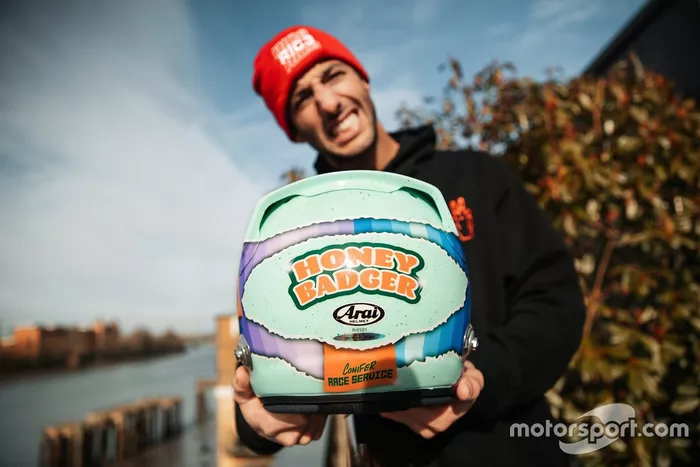El nuevo casco de Daniel Ricciardo, McLaren.