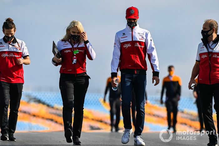 Antonio Giovinazzi, Alfa Romeo, recorre la pista