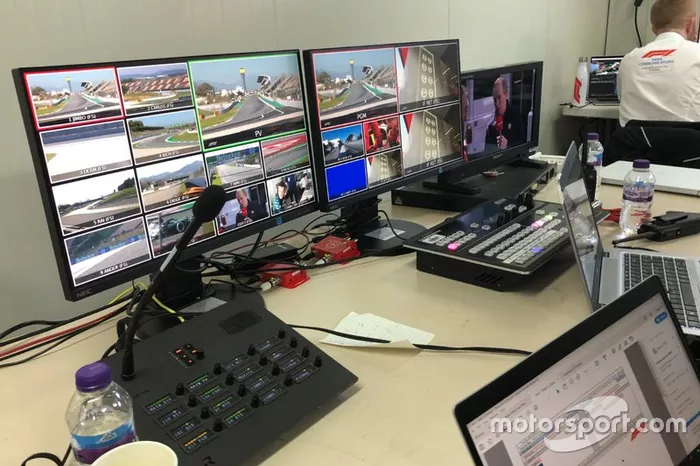 Ecco la mini regia di back up per le dirette dei test di F1 a Barcellona: la produzione era a Biggin Hill, in Gran Bretagna