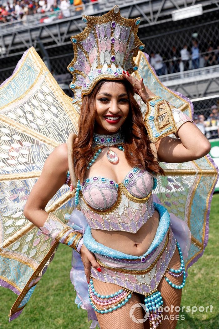 Chicas en la parrilla