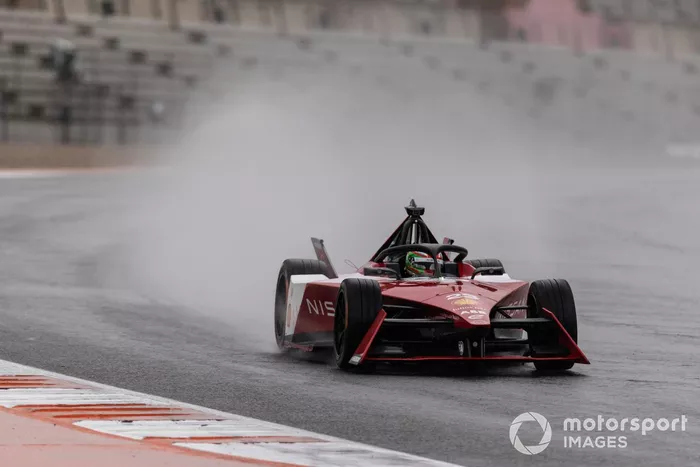 Sacha Fenestraz, Nissan
