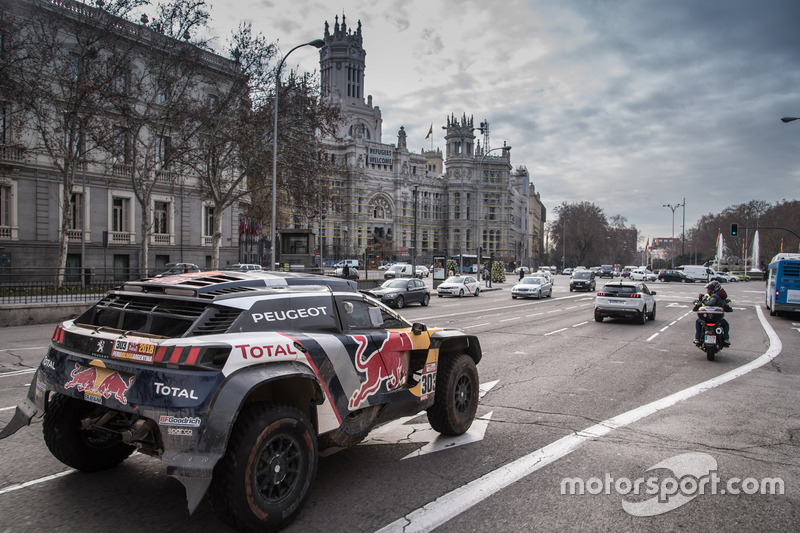 Carlos Sainz, Lucas Cruz, Peugeot Sport, Madrid caddelerinde